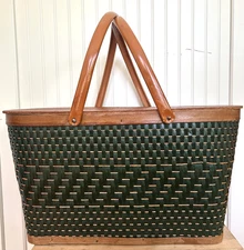 Vintage 1976 Green Hawkeye Burlington Picnic Basket Woven Metal Handles