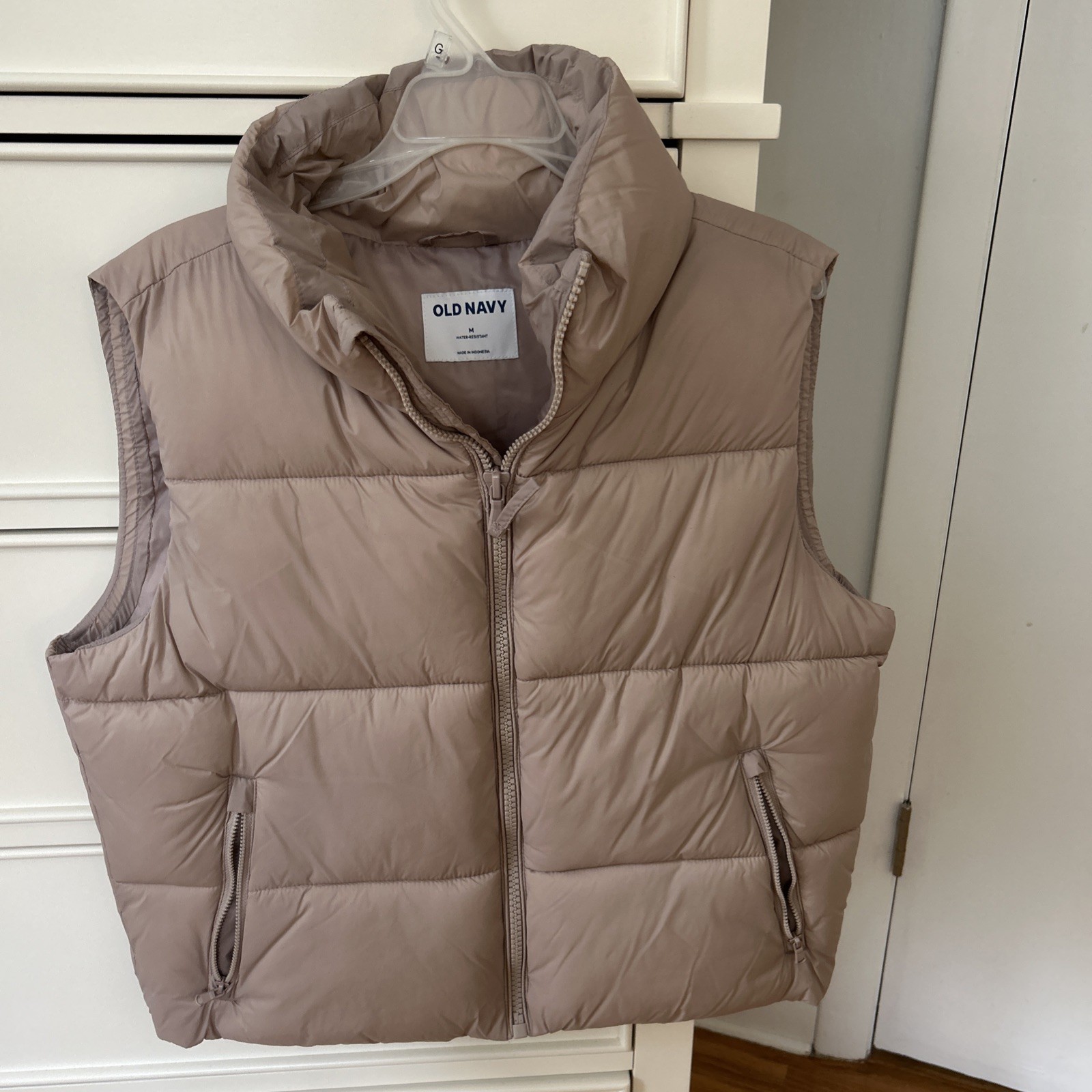 Old Navy Women's Size M Dusty Rose Hip Length Puffer Vest 2 Zippered Pockets