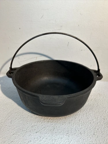 Vintage Wagner Ware Cast Iron 8 Inch Dutch Oven Bean Pot 2 Quart No Lid