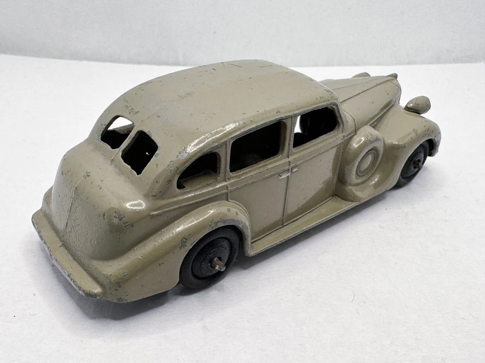 RARO VINTAGE DINKY TOYS # 39D BUICK VICE-REI SALÃO MODELO FUNDIDO CARRO FAWN 1947 - Imagem 3 de 4