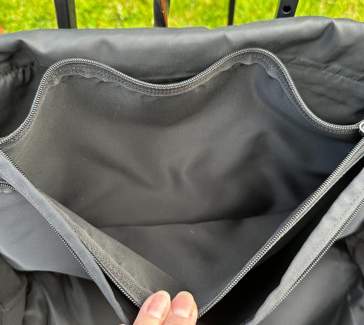 Eddie Bauer Nylon Shoulder Bag / Briefcase / Messenger Bag Eddie Bauer Nylon Shoulder Bag / Briefcase / Messenger Bag