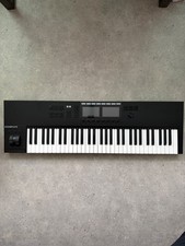 Native Instruments Komplete Kontrol S61 MK2 - Great Condition