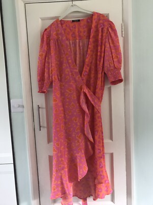 Simply Be lovely summer dress size small , wrap around shades of pink,