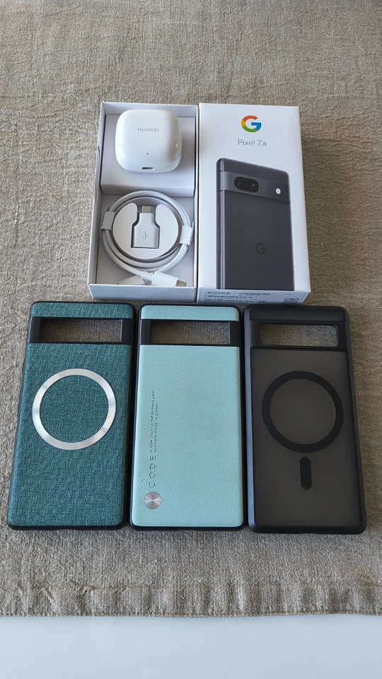 Google Pixel 7a 128Gb 5G Grigio Antracite + 3 Cover + Cuffie Bluetooth Huawei  - Immagine 3 di 4