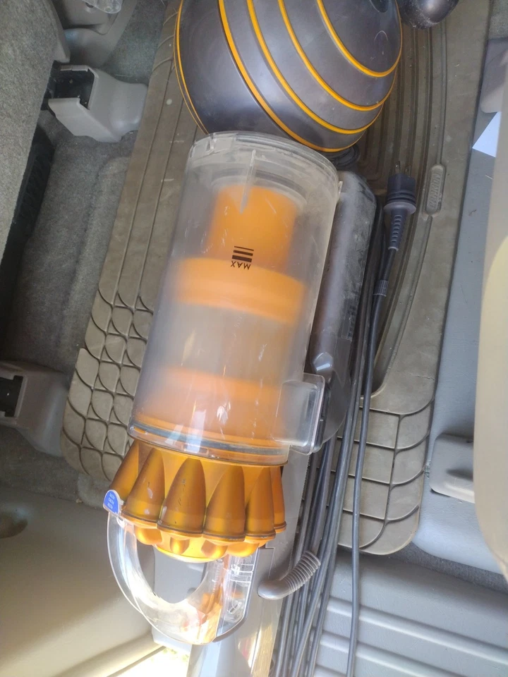 Aspiradora vertical Dyson Ball Multi Floor 2 - amarilla Foto 2 de 4