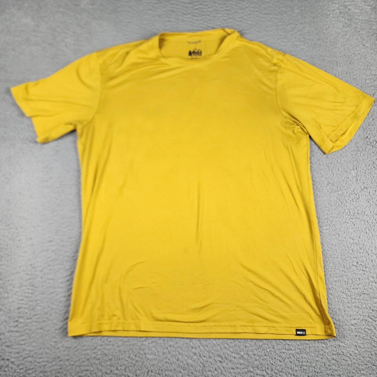 REI COOP Shirt Mens Medium Yelllow Outdoors Short Sleeve Performance
