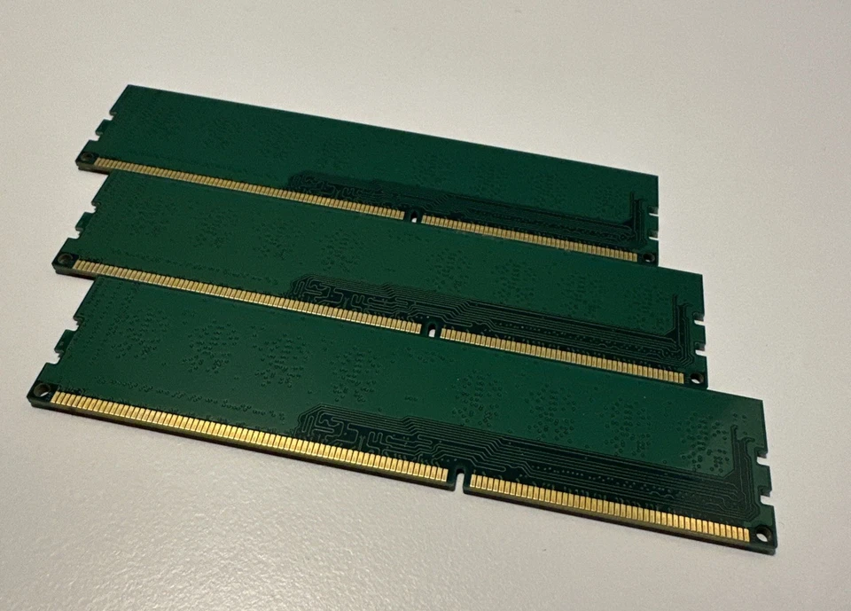 Crucial 12GB (3x4GB) Kit DDR3 1600MHz - Image 2 of 2