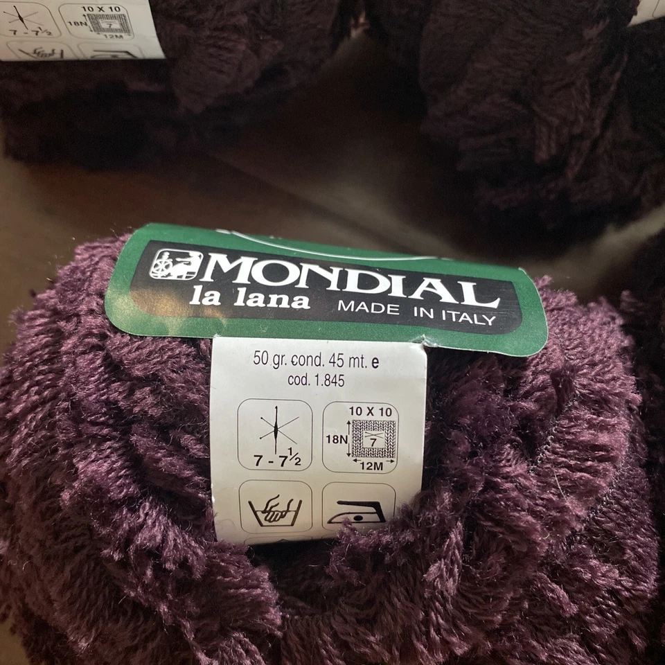 Lot of 4 Balls Mondial La Lana Yarn FUR Merino Wool Blend Burgundy Color 85 50 g - Image 2 of 3