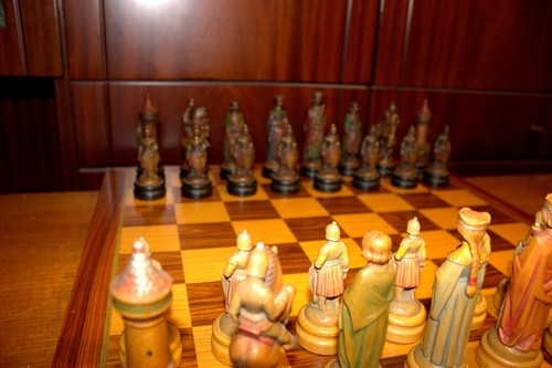 1970s ANRI WOOD CARVED HAND PAINTED KING ARTHUR CHESSMEN ITALIAN CHESS SET BOARD - Picture 5 of 24