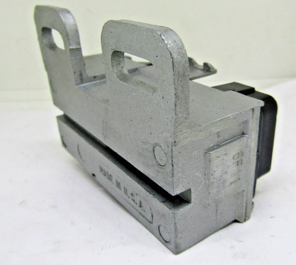 STANDARD US-82 IGNITION SWITCH fits 1972 1974 FORD MUSTANG  NEW VINTAGE - Image 4 of 4