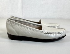 SAS Tripad Comfort Womens Size 6.5 Slim Pearl Bone Leather Slip On Loafer