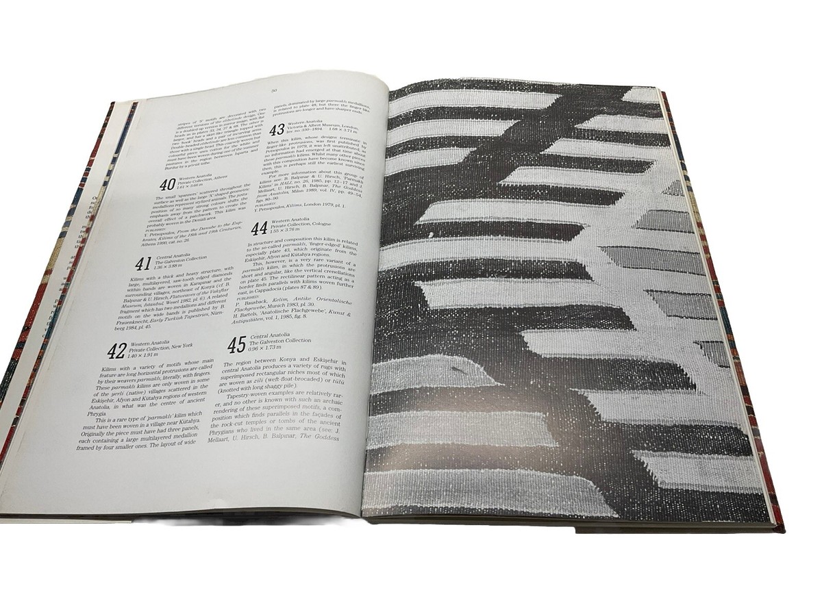 洋書 KILIMS MASTERPIECES FROM TURKEY Kilims : Masterpieces of Turkey Hardcover Yanni, Rizzoli