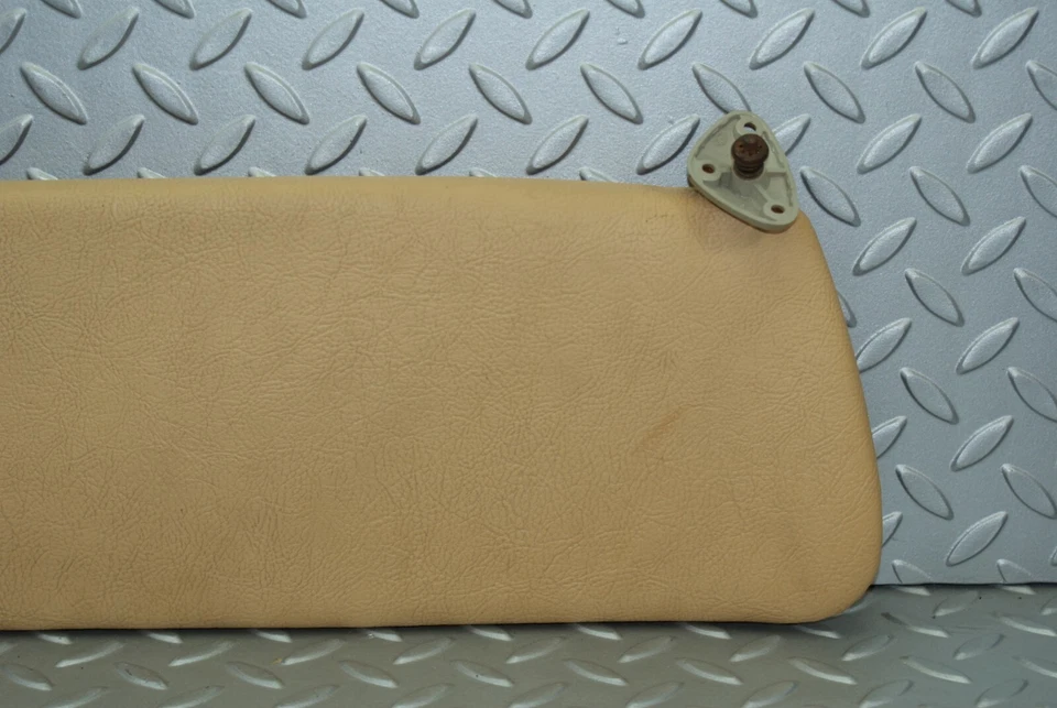 Parasol beige lado derecho del conductor ♙��3166� Mercedes-Benz W115 220D Foto 2 de 4