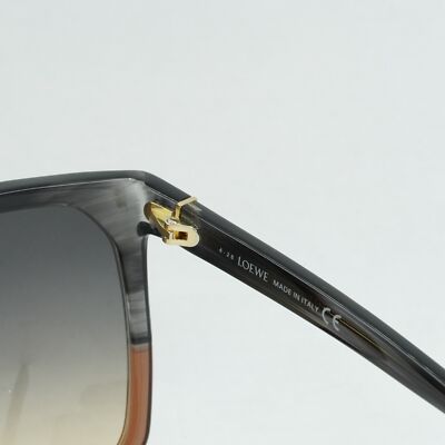 Loewe LW40001F 20B Filipa Sunglasses Transparent Grey Square Frame, Smoke Lenses Loewe Women Sunglasses Transparent Grey Gradient Shield  main image 3