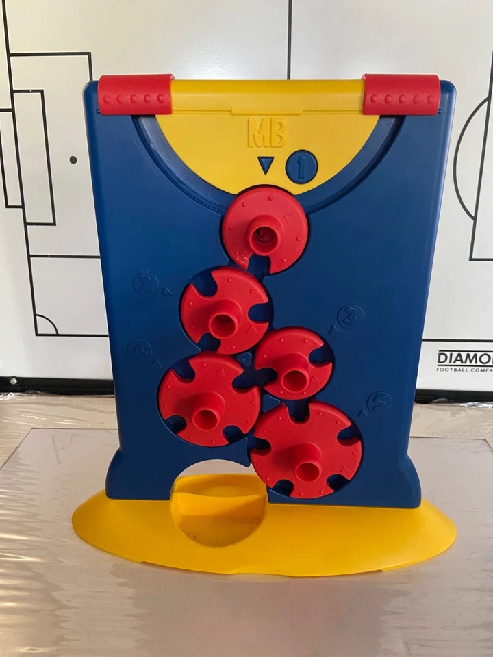 Downfall Vintage Board Game Hasbro MB Games 1999 - 100% Complete + Box/Instructi - Image 4 of 4