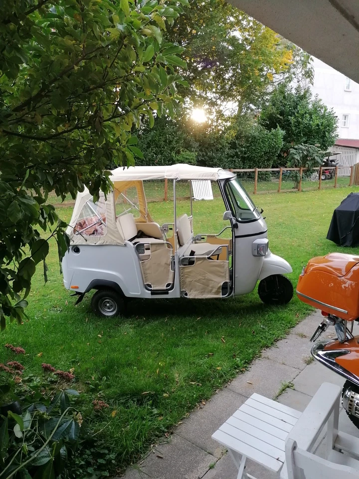Verkaufe eine Piagio Calessino in Weiß mit Sommerverkleidung. - Bild 1 von 4
