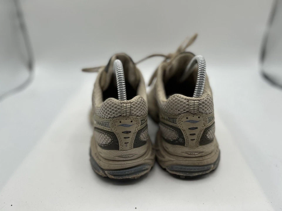 Tênis esportivo feminino Saucony Excursion TR 2 tamanho 7 bege com cadarço corrida 19276 - Imagem 3 de 4