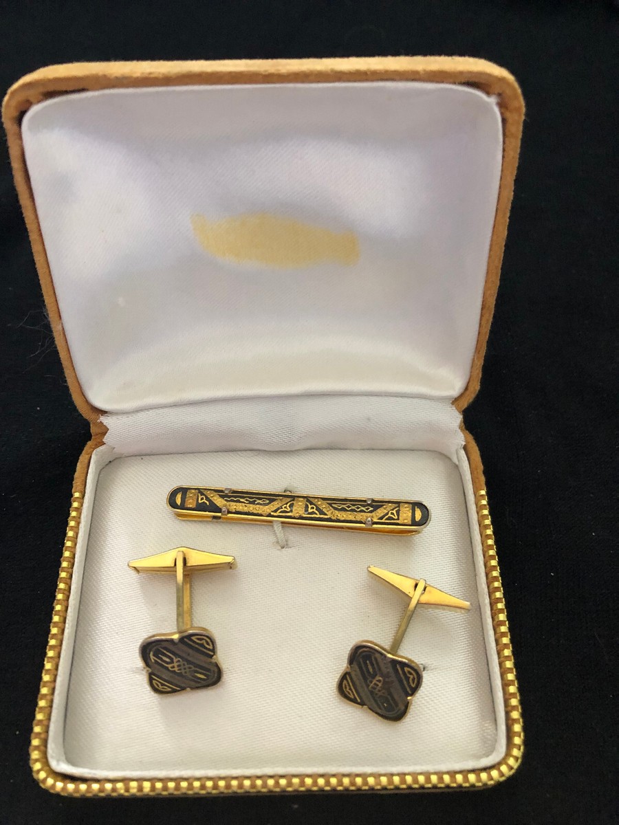 Ancienne Paire De Boutons De Manchettes En Métal Doré - Occasion Vintage