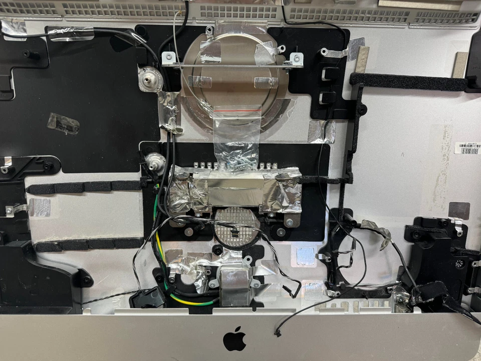 2010 Apple iMac A1311 21.5" Housing With Stand and what you see in pictures - Image 2 of 4