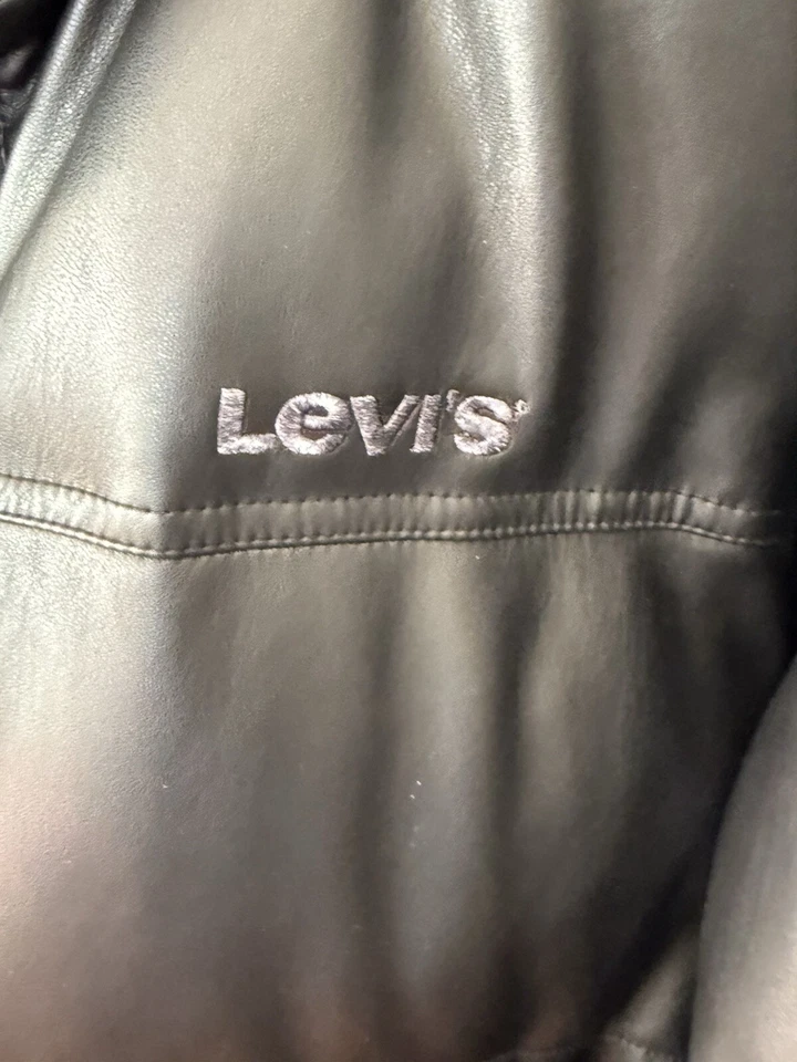 Levi's Men's Puffer Jacket Black Faux Leather Pattern Size XXL White/Red Label - Image 2 of 4