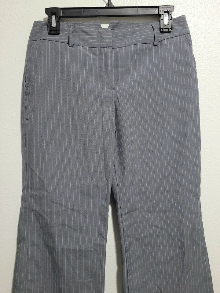 B. Pantalones junior para mujer WEAR Byer California pierna ancha tiro bajo a rayas. Talla 5 Foto 2 de 4