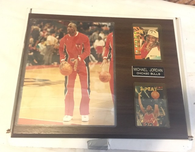 Rare Michael Jordan CHICAGO BULLS 1997 98 NBA 3 Peat Champions Cards 