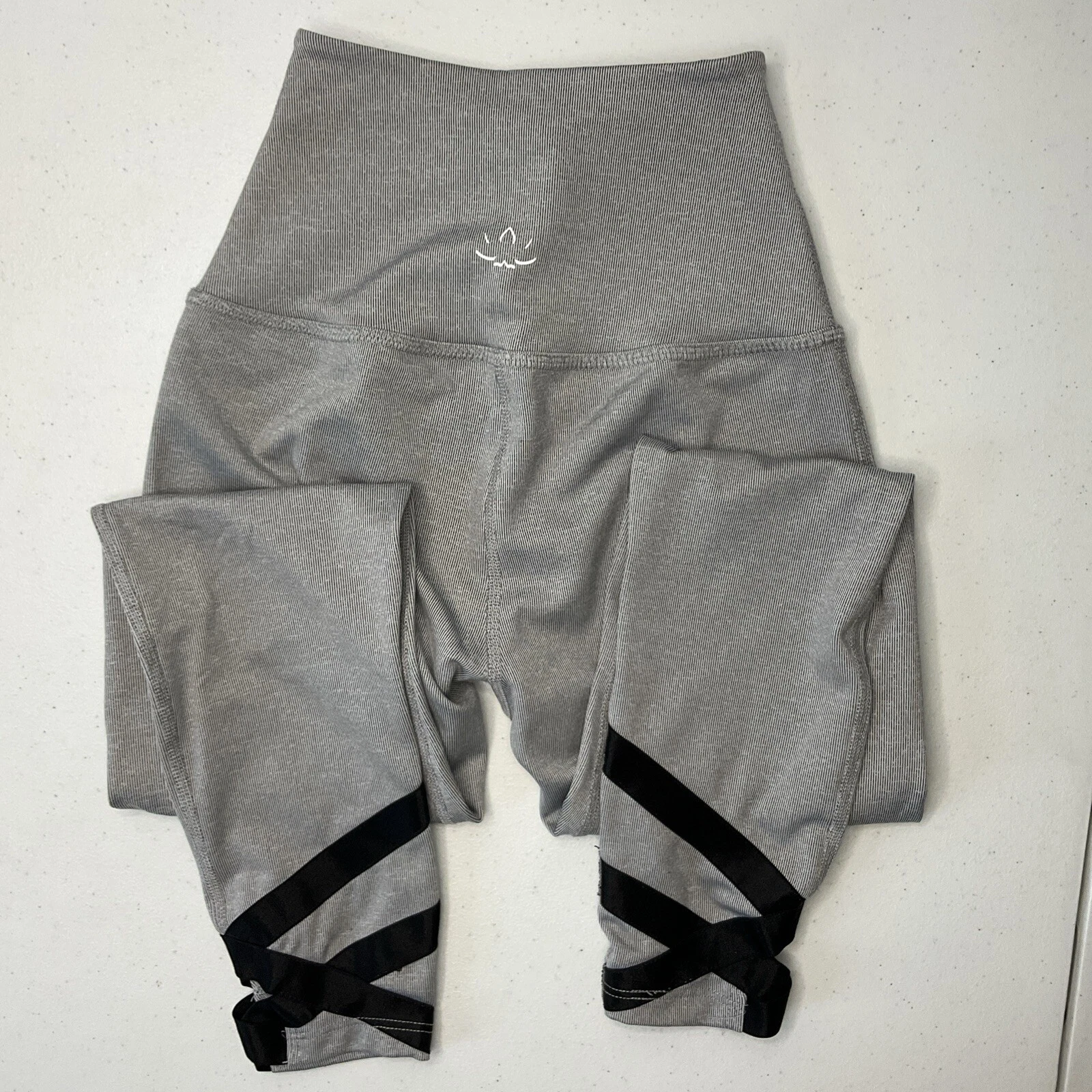 beyond-yoga overture strappy ballet high rise pintuck leggings
