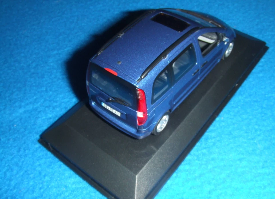 Mercedes Benz W 414 - Vaneo 2004 Jasper Blue 1:43 New Boxed Minichamps - Image 3 of 4