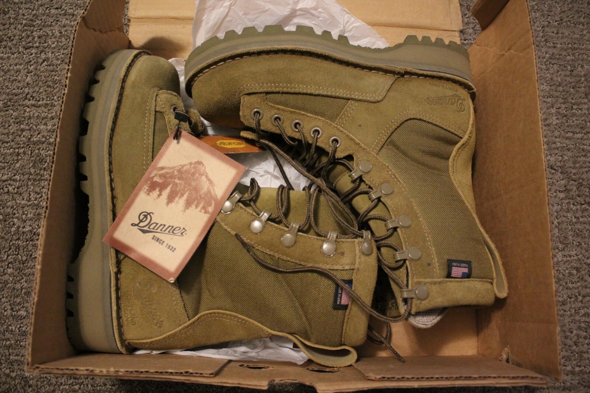 DANNER Desert Acadia Men's Boots ~ Sz 4D ~ NEW! Style 26000
