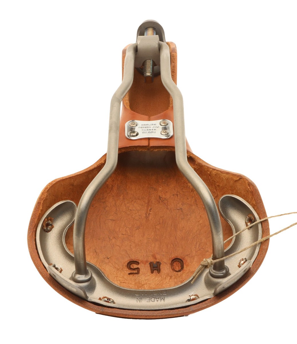 Brooks Swallow Saddle /w Care Kit Titanium Rail Hard Leather Cover