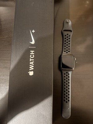Apple Watch Nike+ Series 4 40mm Space Gray Anthracite/Black Silicone Band