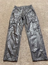 American Eagle Faux Leather Cargo Women's Pants Black Size 6 SHORT EUC
