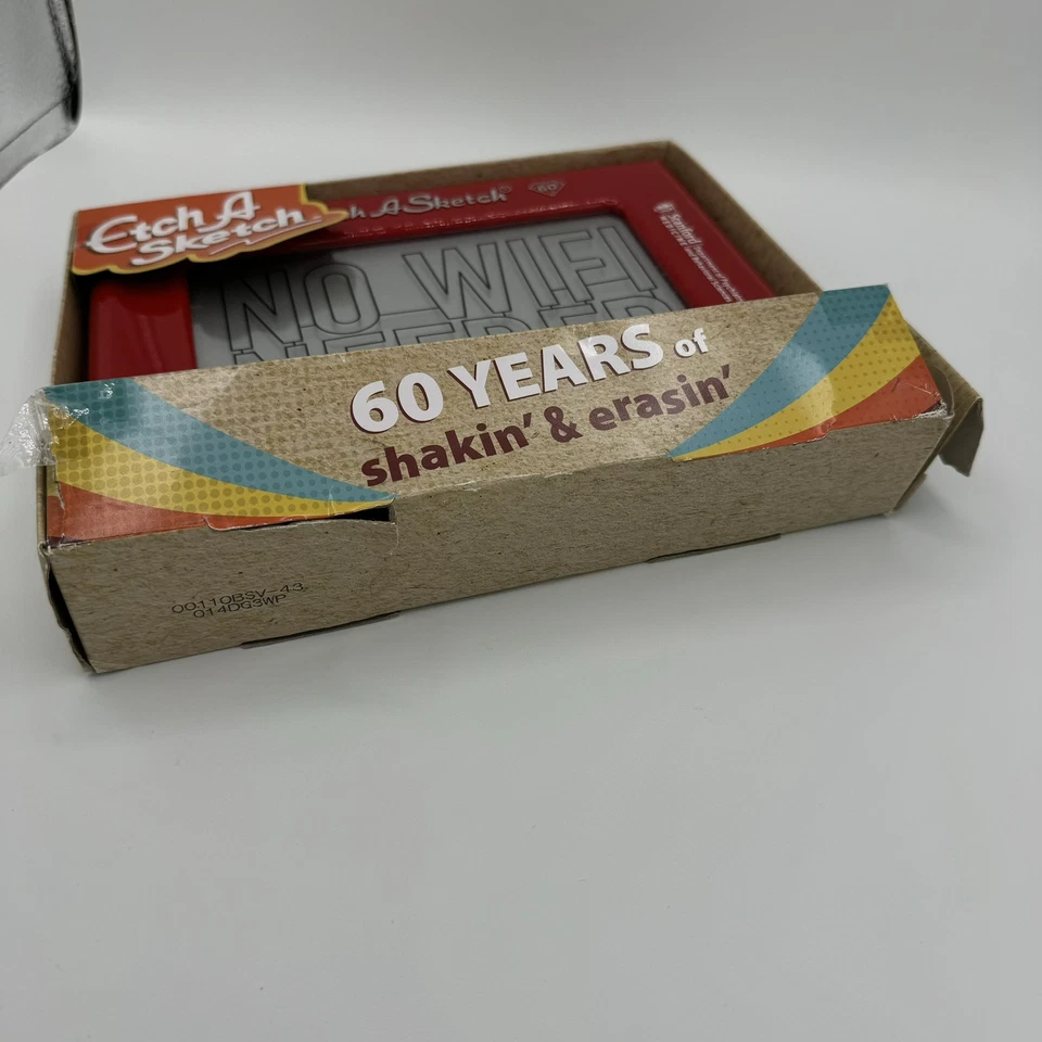 Etch A Sketch Edición 60 Aniversario Dibujo Rojo MagicScreen 2020 NUEVO EN CAJA Foto 4 de 4