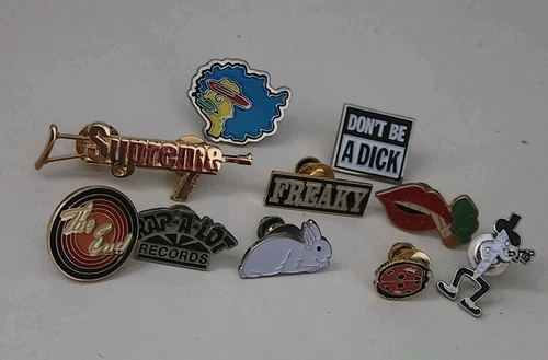 Lot de 10 pins suprêmes badges métalliques Freaky Smoking Lips Gonz accessoires rares
