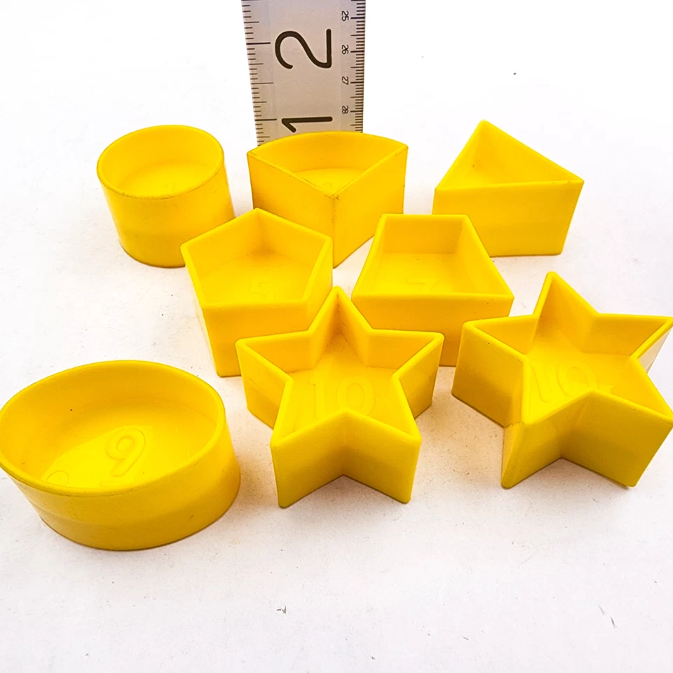 Tupperware Forma O Bola Clasificador Formas Amarillas Forma Lote de 8 Desgaste de Repuesto Foto 2 de 4