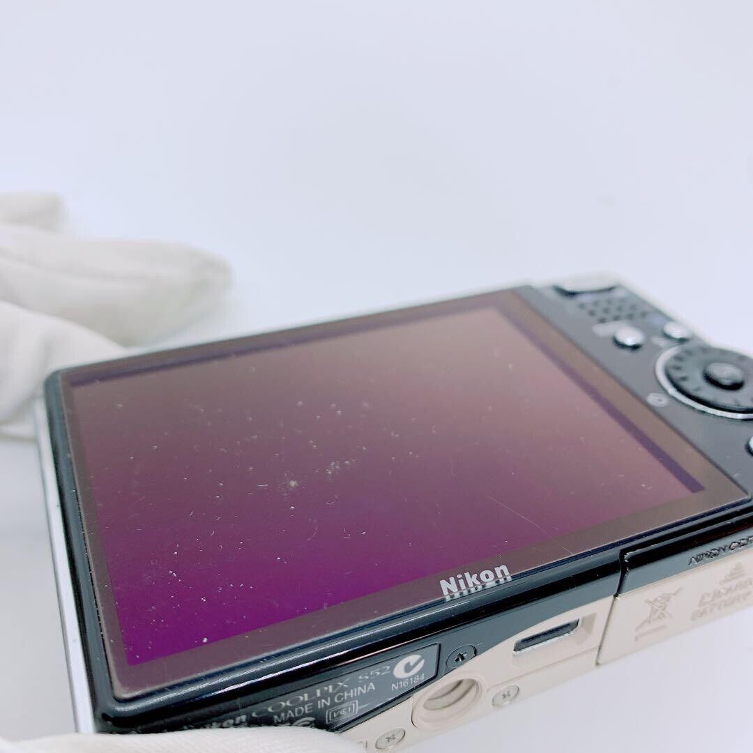 Nikon COOLPIX S52 Compact Digital Camera 9.0MP with Box Used Nikon COOLPIX S52 Compact Digital Camera 9.0MP with Box Used