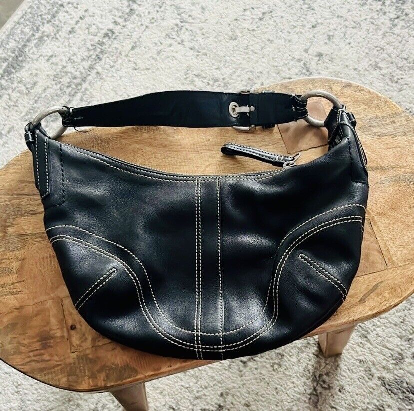 Coach Vintage Black Leather Hobo Shoulder Bag - Pre-owned Coach Vintage Black Leather Hobo Shoulder Bag - Pre-owned