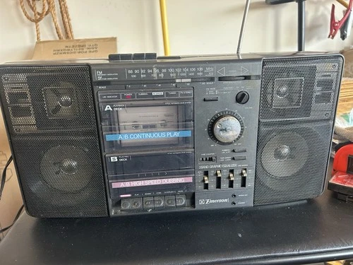 Emerson CTR961 Boombox AM/FM Dual Cassette Stereo Radio 20” long - Tested Works