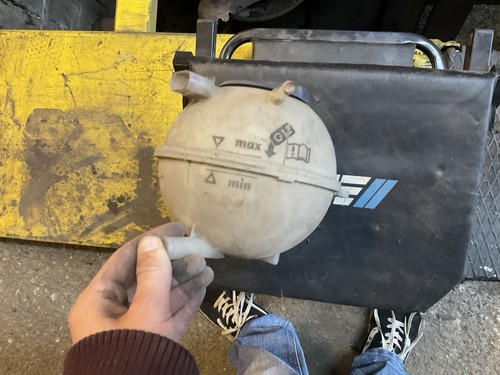 VW Golf 4 Kühlwasserbehälter Ausgleichsbehälter Kühlwasser 1J0121403A