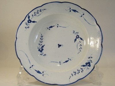 CAUGHLEY BLAU & WEISS ''CHANTILLY ZWEIG'' MUSTER SUPPENTELLER/SCHÜSSEL - UM 1777-1785