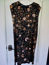 Black Floral Print Shift Dress Size Small