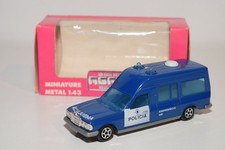 A80 1:43 NOREV MERCEDES-BENZ AMBULANCE POLICIA AMBULANCIA VNMIB
