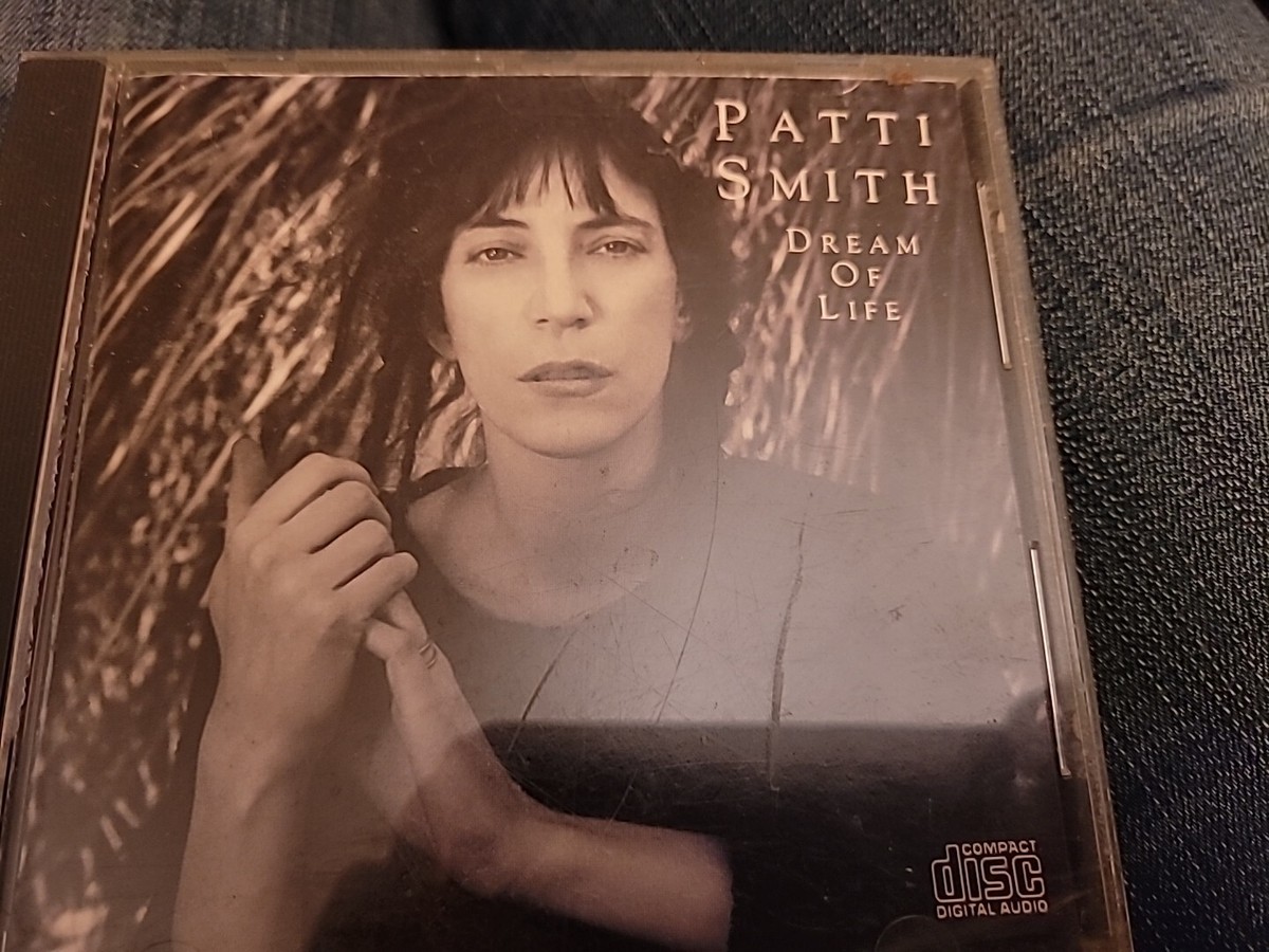 新品 Patti Smith「Dream of Life」コレクターズBOX 新品 Patti Smith「Dream of Life」コレクターズBOX Dream of