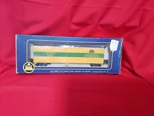 AHM 5332D HO 50’ Reefer boxcar model train car Italian made used vintage 