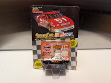 Racing Champions 1992 Hooters 500 1:64 Scale Car 92 Collectors Edition Program
