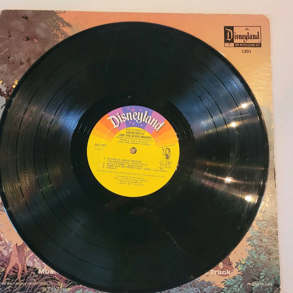 Disco de vinil Walt Disney Branca de Neve e os Sete Anões 1968 - Imagem 4 de 4