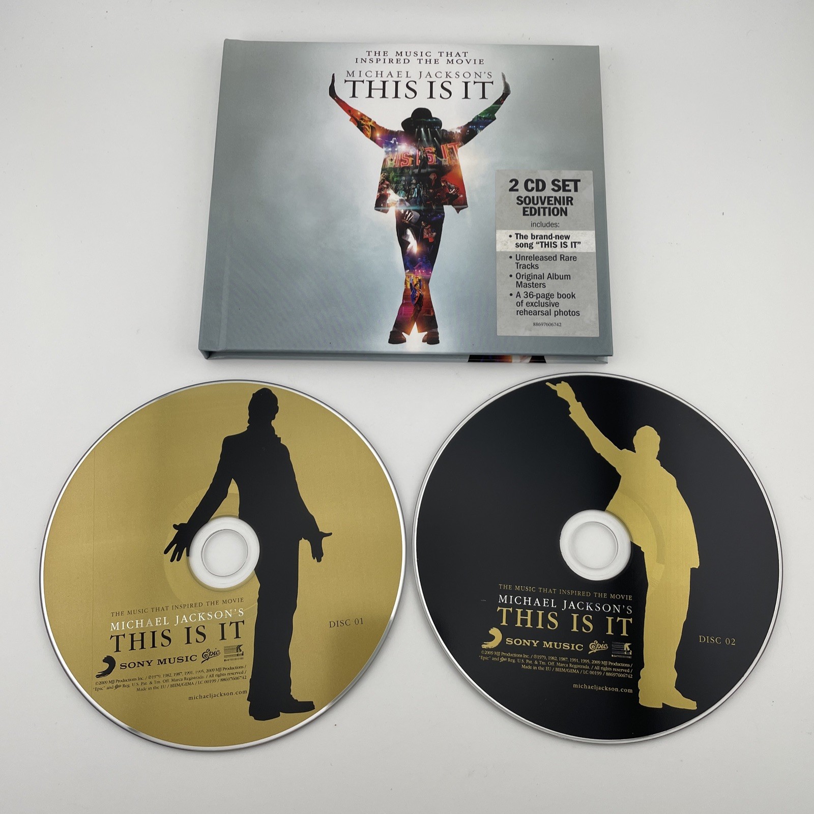 Michael Jackson's THIS IS IT Hip Hop Pop R&B 2x CD Souvenir Edition Quincy Jones