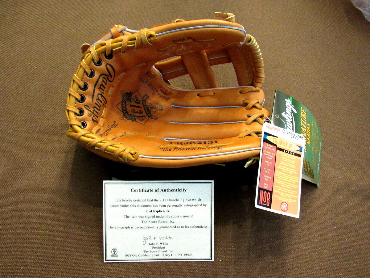 Rawlings Cal Ripken Jr. モデル硬式グローブ CAL RIPKEN JR ORIOLES IRON MAN HOF SIGNED AUTO RAWLINGS L/E 2131