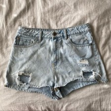 Bullhead Denim, distressed light wash denim "Mom Shorts", size 11/30