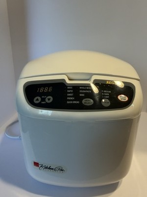 Regal Kitchen Pro K6725 2 LB Bread Maker Machine Good Condition & Works Well